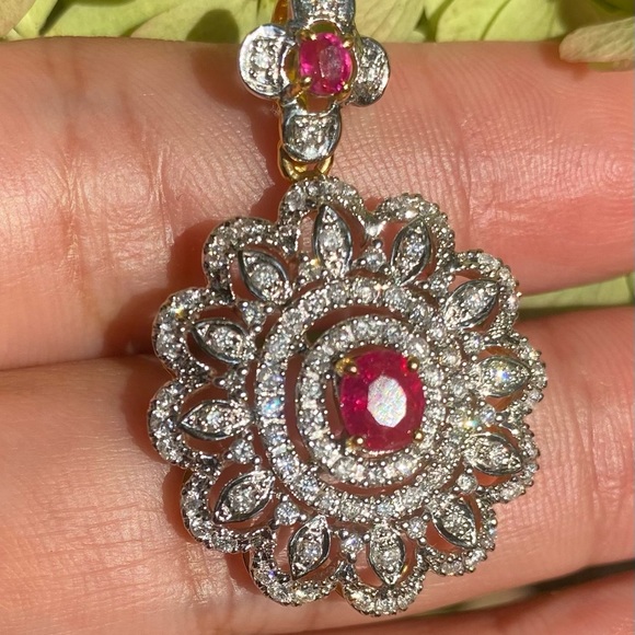 New Natural Burmese Ruby & Diamond Pendant in 18k Solid Gold - Picture 2 of 6